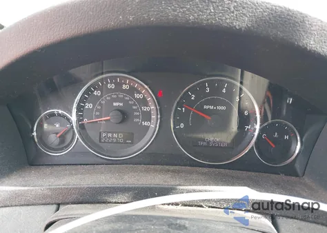 2010 Jeep Grand Cherokee Laredo z USA, uszkodzony, nr VIN 1J4PR4GKXAC135497